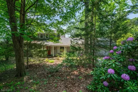 174 Pines Lake Dr E, Wayne, NJ 07470 photo 2