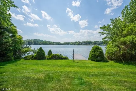 174 Pines Lake Dr E, Wayne, NJ 07470 photo 33
