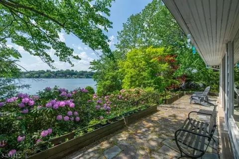174 Pines Lake Dr E, Wayne, NJ 07470 photo 18