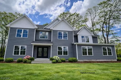 6 Chamberlain Ln, Budd Lake, NJ 07828