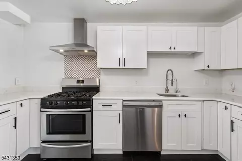 63 Garrison St, Newark, NJ 07105