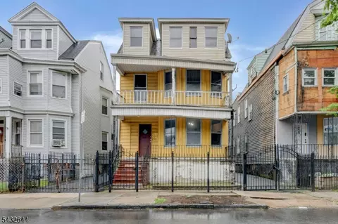 249 4th St, Newark, NJ 07107