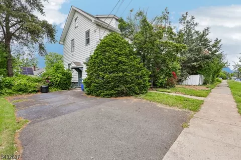 326 Thompson Ave, Roselle, NJ 07203