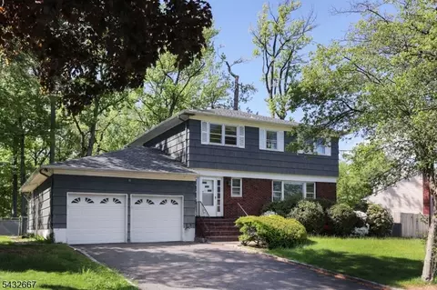 21 Saint Germain Dr, Clark, NJ 07066
