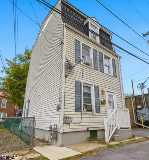 11 Cedar Aly, Phillipsburg, NJ 08865