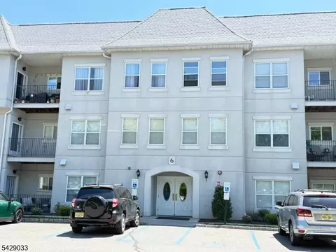 608 Brittany Dr, Wayne, NJ 07470