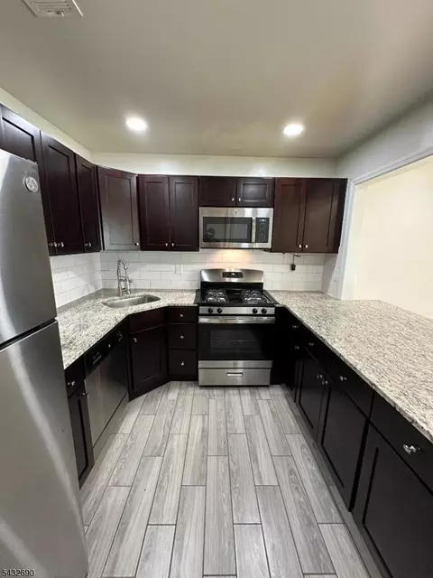 3406 Hana Rd, Edison, NJ 08817