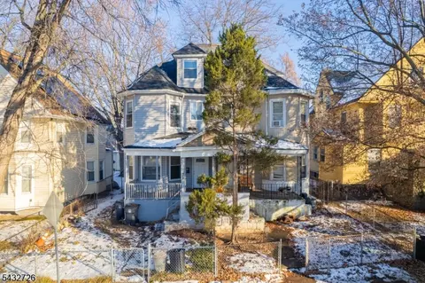 31 Homestead Park, Newark, NJ 07108