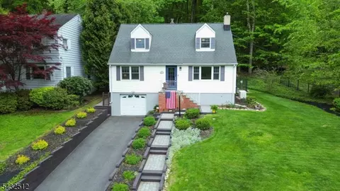 48 Midland Dr, Morristown, NJ 07960