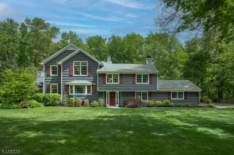 77 Riverside Dr, Basking Ridge, NJ 07920