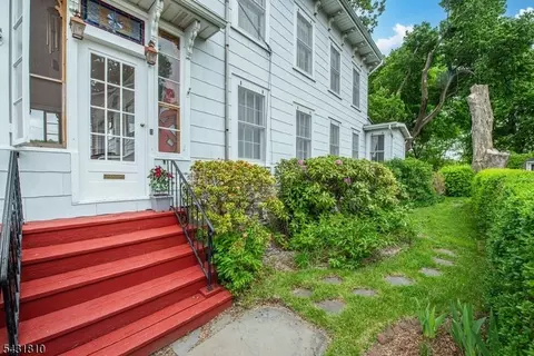 8 Kelly Pl, Stanhope, NJ 07874