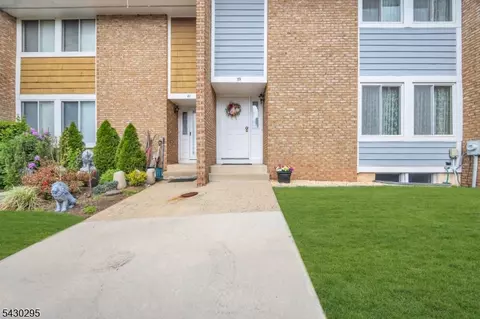 39 Balsam Ct, Hillsborough, NJ 08844