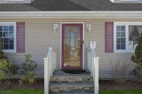Entry Way - 95 Cedar Ave, Hackensack, NJ 07601 photo 1 of 1