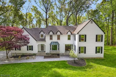 31 Warren Cutting, Chester, NJ 07930