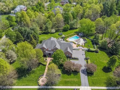 1 Buckeye Ln, Flemington, NJ 08822
