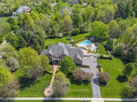 1 Buckeye Ln, Flemington, NJ 08822