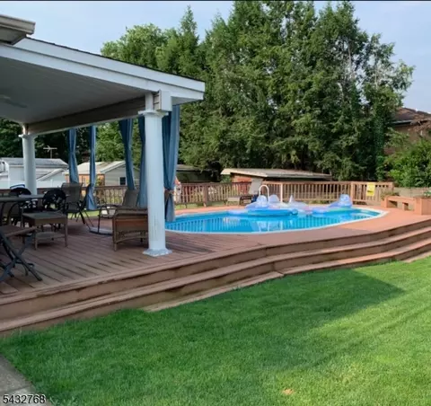 72 Forest Ave, Hawthorne, NJ 07506