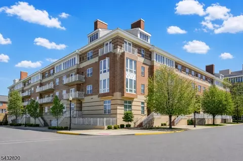368 Rector St #414, Perth Amboy, NJ 08861