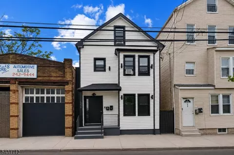 654 S 12th St, Newark, NJ 07103