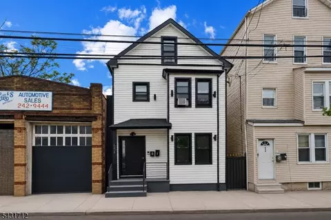 654 S 12th St, Newark, NJ 07103