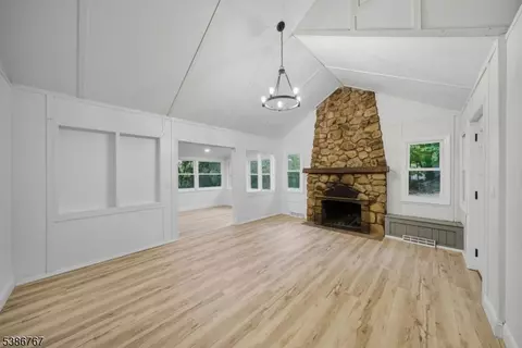 330 Springbrook Trl, Sparta, NJ 07871