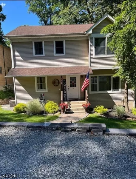 10 S Pkwy, Wharton, NJ 07885