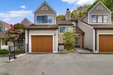 403 Betty Ln, Mine Hill, NJ 07803