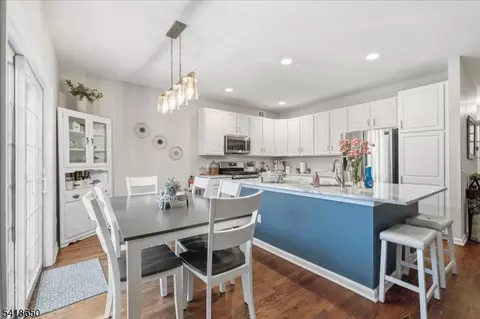 45 La Costa Dr, Clinton Twp, NJ 08801
