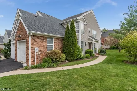 242 Laurel Ct, Whitehouse Station, NJ 08889