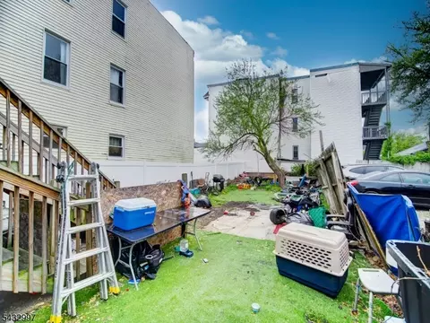 426 E 18th St, Paterson, NJ 07524 photo 3