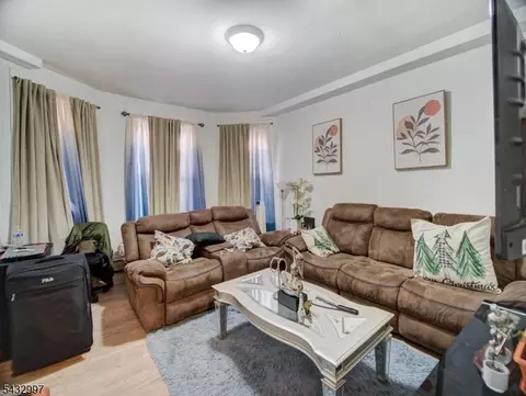 426 E 18th St, Paterson, NJ 07524 photo 6