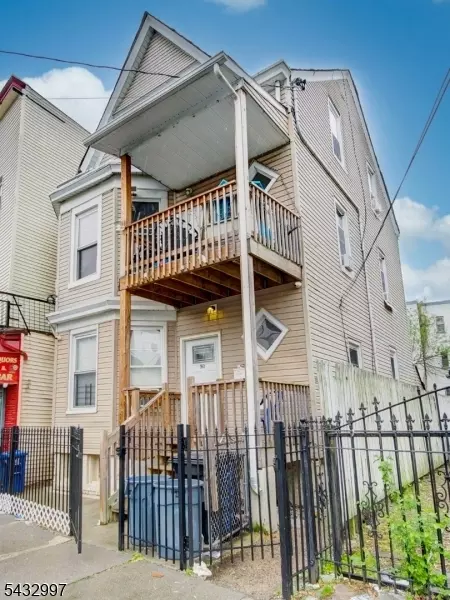 426 E 18th St, Paterson, NJ 07524