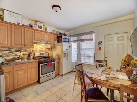 426 E 18th St, Paterson, NJ 07524 photo 10