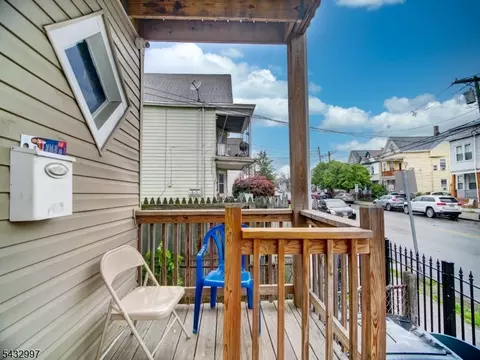 426 E 18th St, Paterson, NJ 07524 photo 5