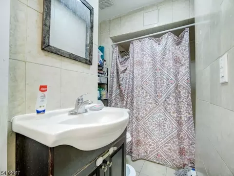 426 E 18th St, Paterson, NJ 07524 photo 13