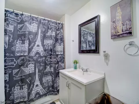 426 E 18th St, Paterson, NJ 07524 photo 9