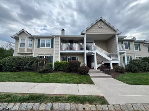 101 Reading Cir, Bridgewater, NJ 08807