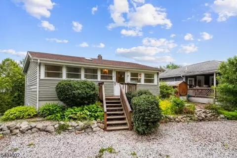 5327 Berkshire Valley Rd #8, Oak Ridge, NJ 07438