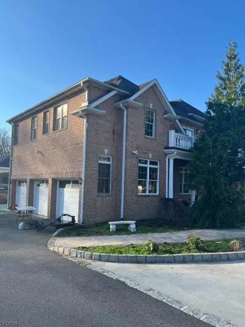 19 Violet Trl, Lafayette, NJ 07848