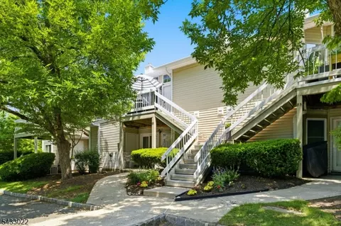 84 Mayfield Rd, Bedminster, NJ 07921