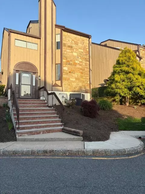 37 Delbarton Ct #37, Hackettstown, NJ 07840