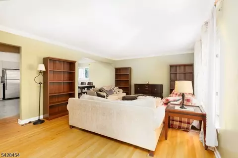 Living - 441 Blanchard Ter, Hackensack, NJ 07601 photo 1 of 3