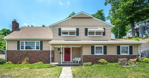 437 Southside Ave, Haledon, NJ 07508