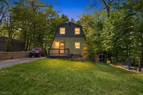 7 Glen Dr, Sussex, NJ 07461