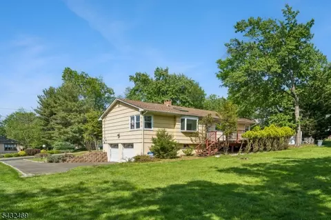 12 Clover Ct, Cedar Grove, NJ 07009