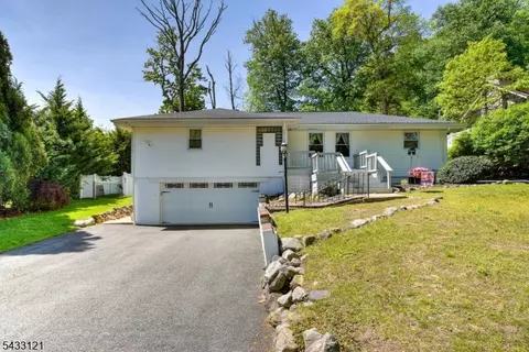 77 Marion Ave, Butler, NJ 07405