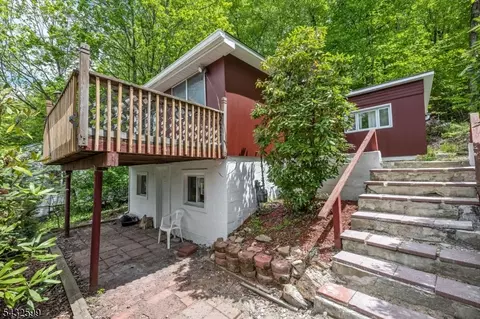 114 Mcgregor Ave, Mount Arlington, NJ 07856
