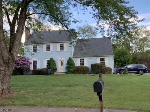27 Tall Cedar Ct, Belle Mead, NJ 08502