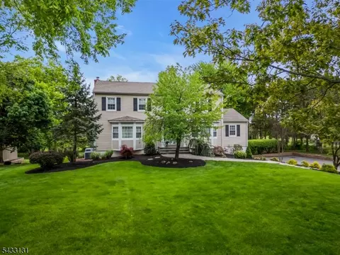 566 Glen Ridge Dr, Bridgewater, NJ 08807