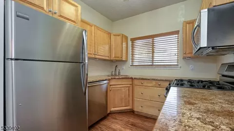 502 Brittany Dr #02, Wayne, NJ 07470 photo 12